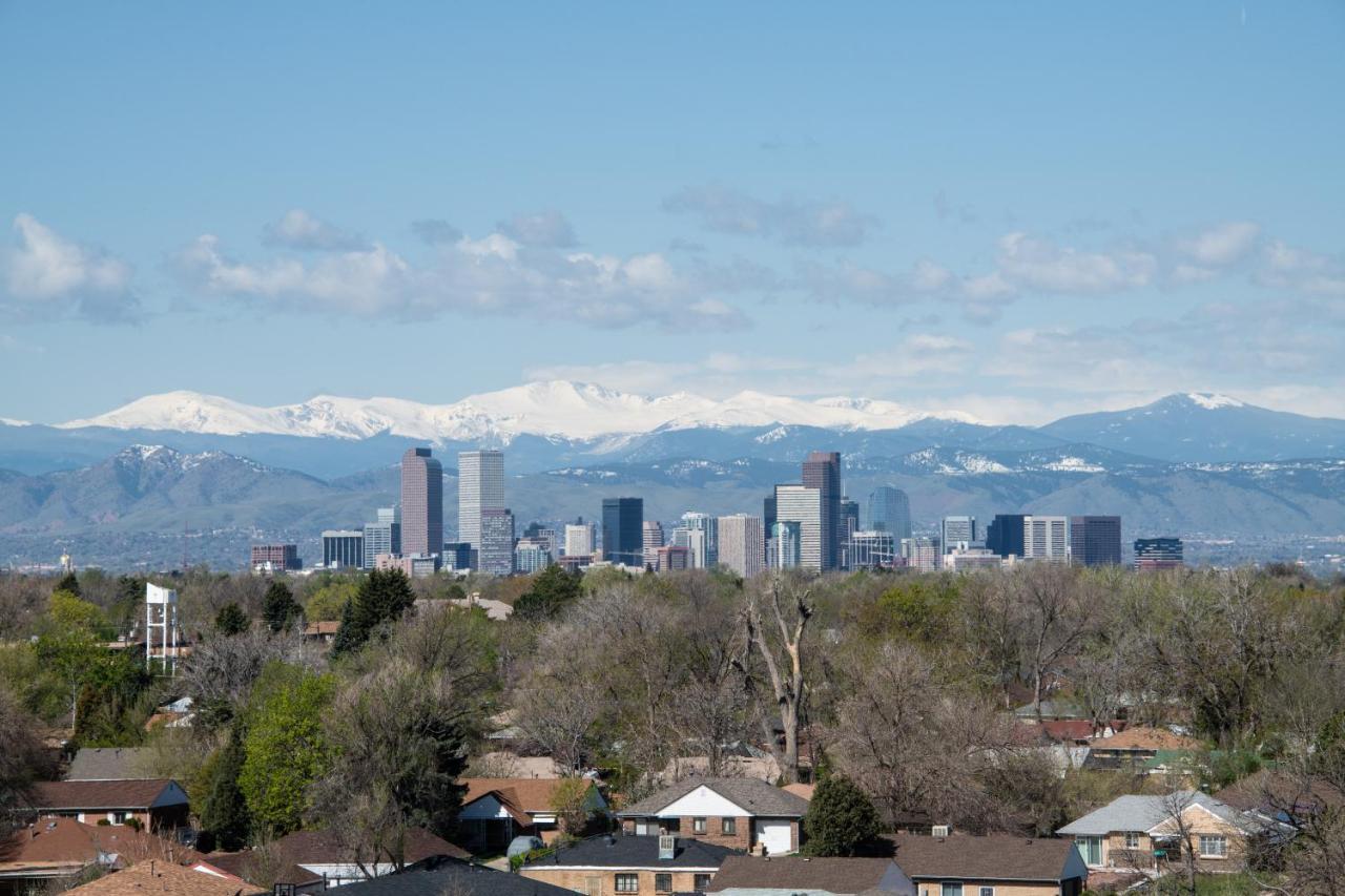 Holiday Inn Denver East By Ihg Esterno foto