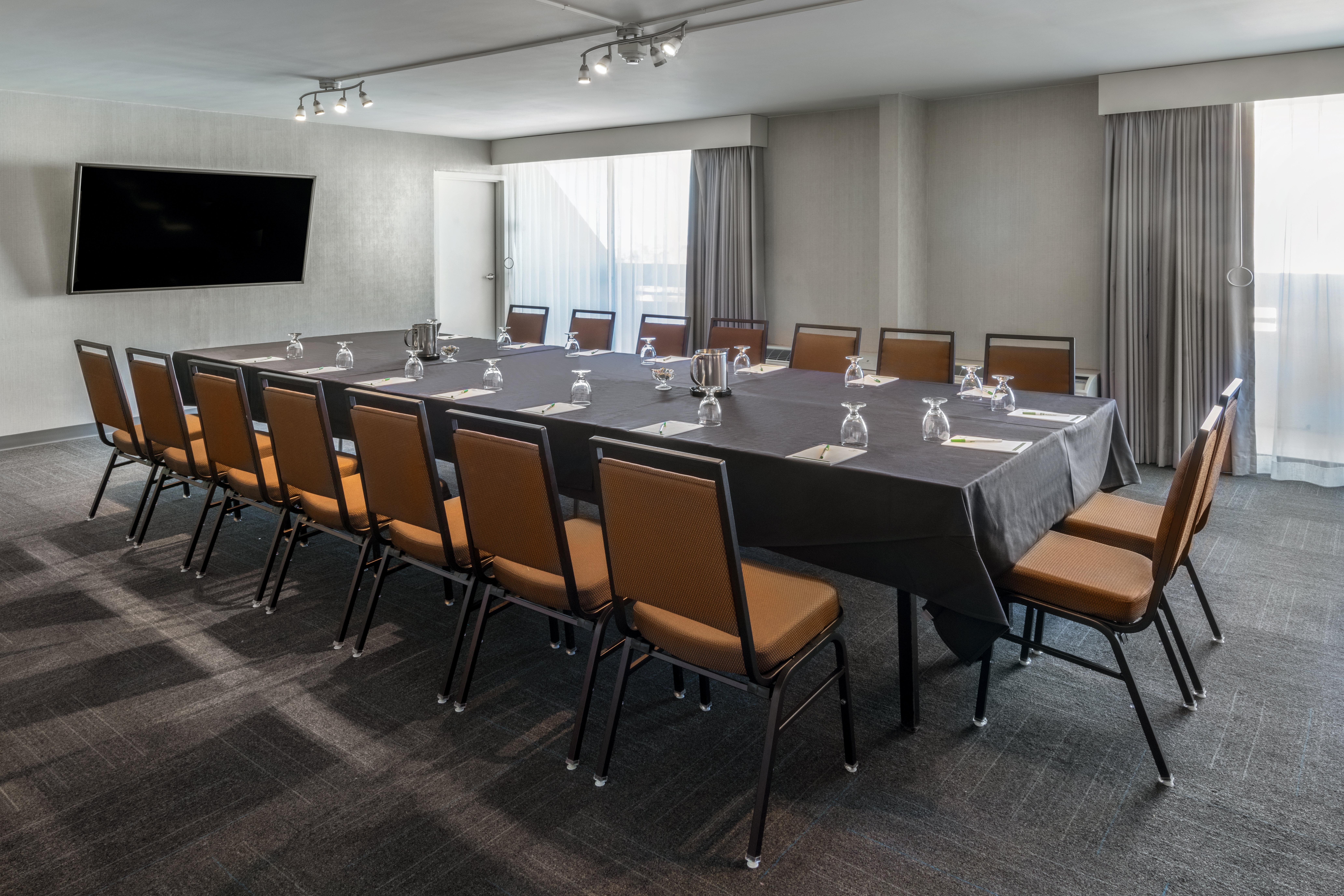 Holiday Inn Denver East By Ihg Esterno foto