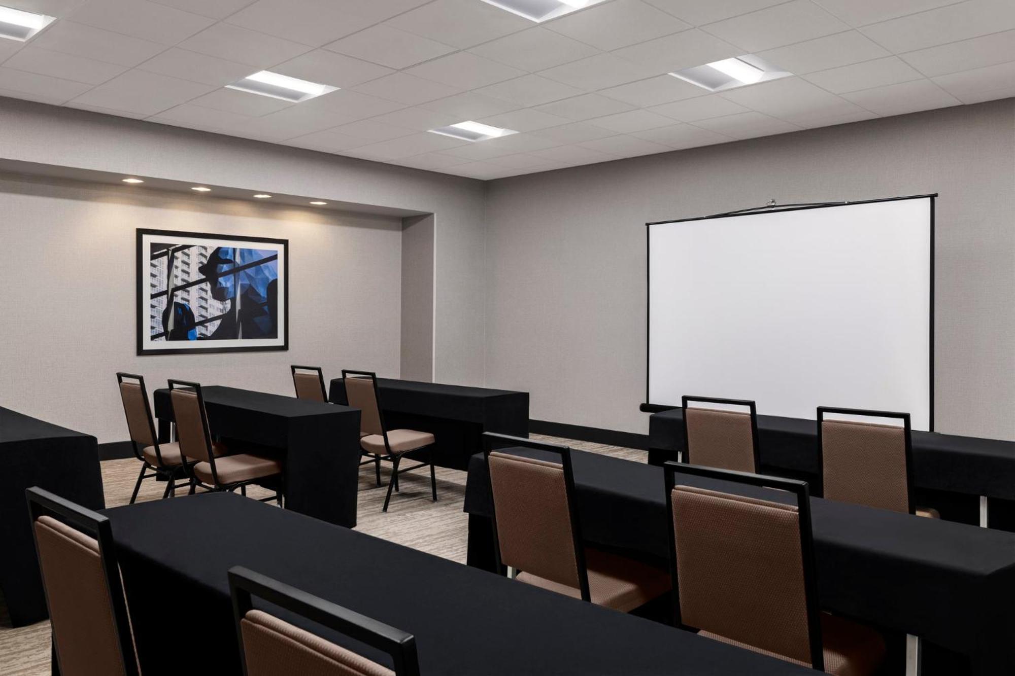 Holiday Inn Denver East By Ihg Esterno foto