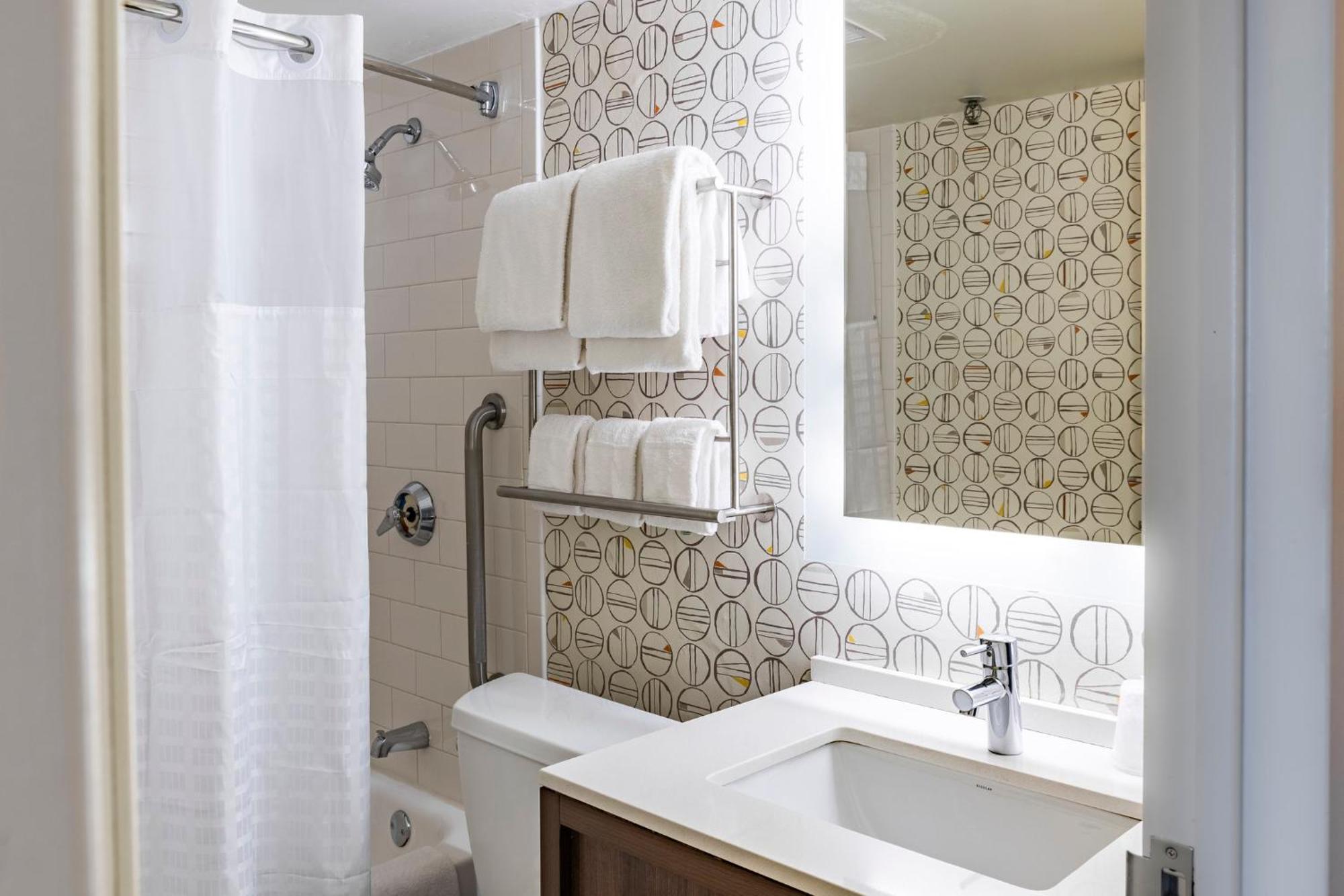 Holiday Inn Denver East By Ihg Esterno foto